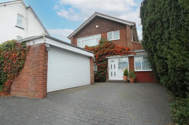 Long Lane, Halesowen, photo 1