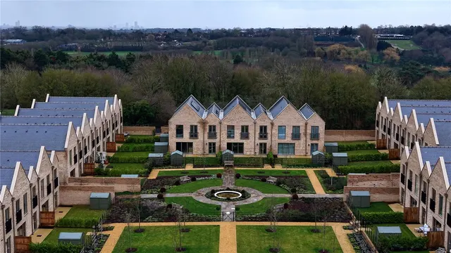 4 bedroom house, The Walled Gardens, Chaplin Drive