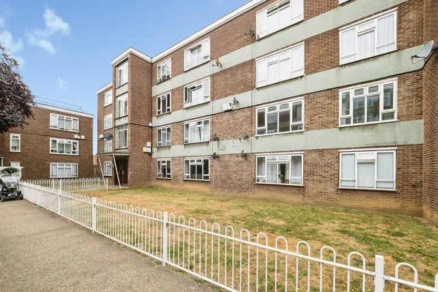 Diban Court, Diban Avenue, Hornchurch, RM12, photo 1