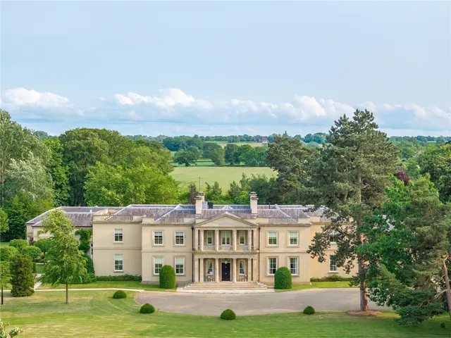 Half Acre Lane, WA4, photo 1
