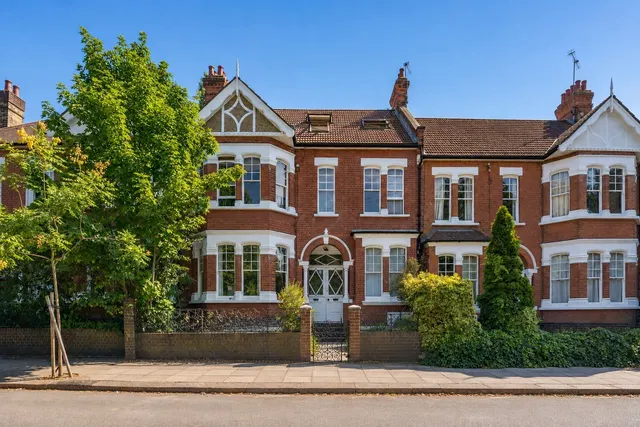 Granville Gardens, Ealing, W5, photo 1