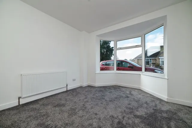 Photo 3 — Grange Crescent, Anlaby, Hull