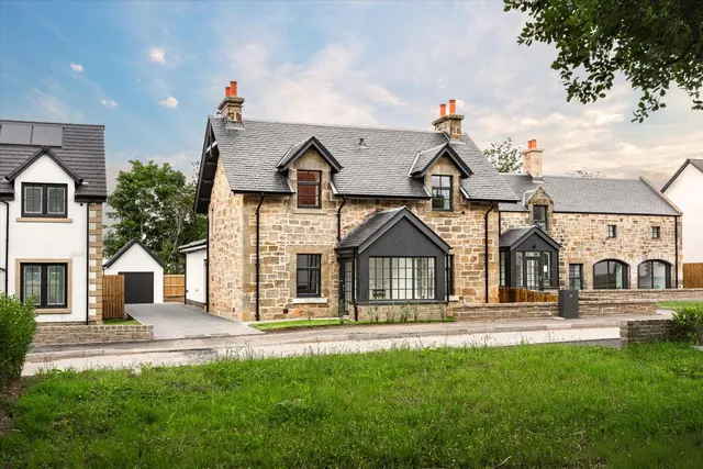 The Village, Rosslynlee, EH25, photo 1