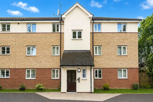 Sherriff Close, Esher, KT10, photo 1