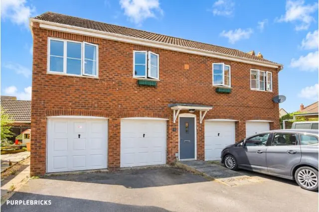 Elder Close, Witham St Hughs, LN6, photo 1