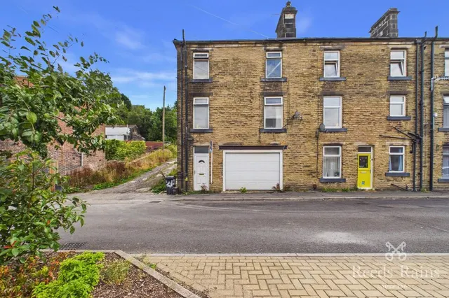 Alma Street, Todmorden, OL14, photo 1