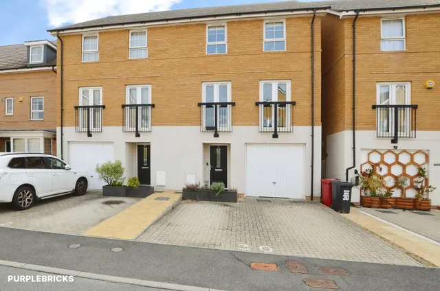 Kenyon Way, Langley Slough, SL3, photo 2