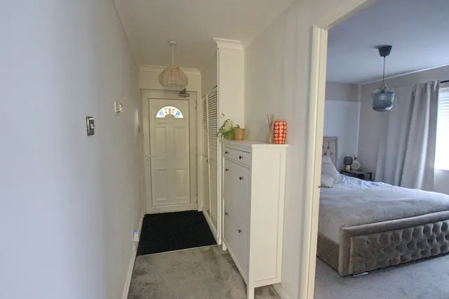 Baguley Crescent, Middleton, M24, photo 2