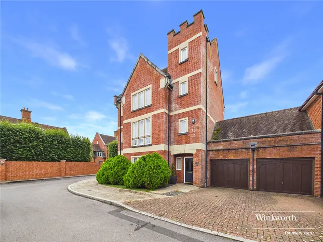 Abbey Gardens, Upper Woolhampton, Reading, Berkshire, RG7, photo 1
