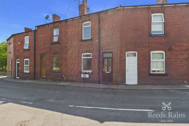 Main Street, Carlton, West Yorkshire, WF3, photo 1