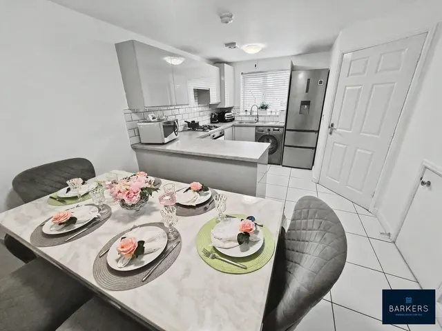 Photo 3 — Blackthorne Close, Bradford BD2 3DZ