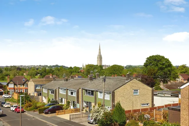 Photo 2 — Hollows Close, Harnham, Salisbury
