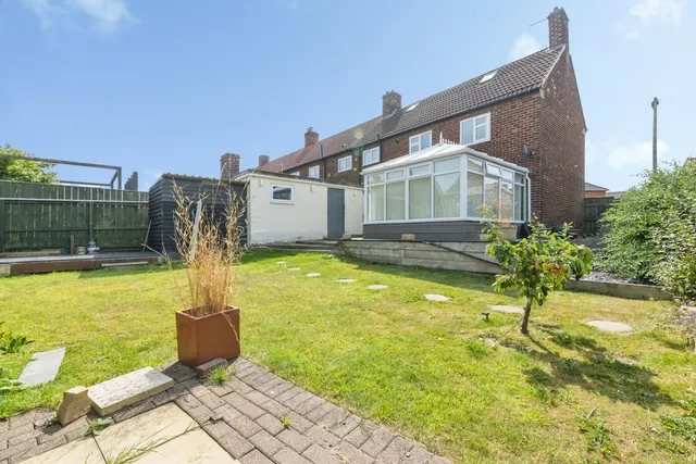 Photo 2 — Clapham Road, Yarm, TS15