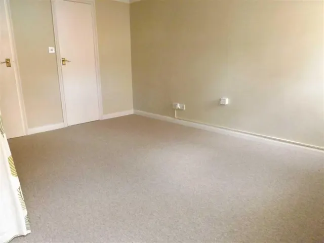 Shelley Road, Worthing, BN11, photo 2