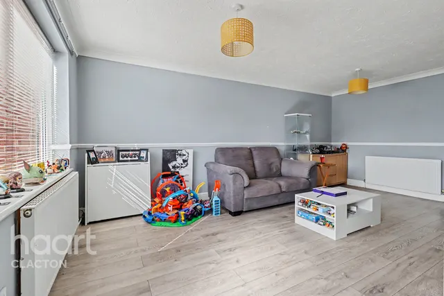 Tulip Way, Clacton-On-Sea, CO16, photo 3