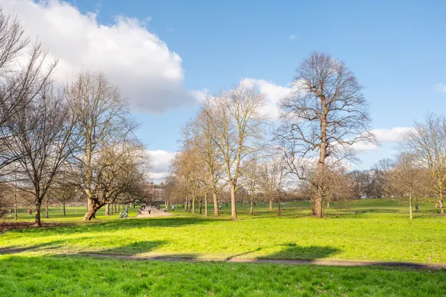 Photo 3 — 3 Cumberland House, Kensington Road, London