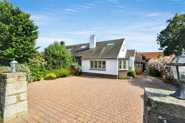 Radcliffe Road, Friars Farm Cottage Bamburgh NE69 7AE, NE69, photo 3