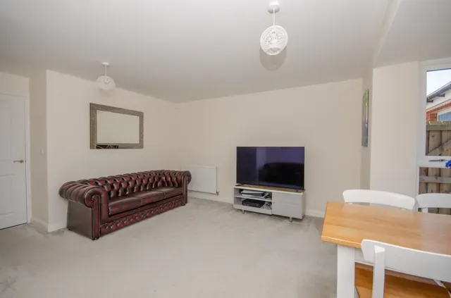 Rowdell Avenue, Coalpit Heath, BS36, photo 3