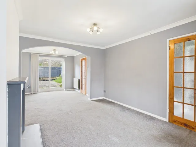 Photo 3 — Southgate, Crawley
