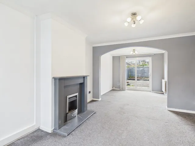 Photo 2 — Southgate, Crawley