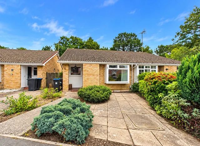 Claydon Road, Horsell, GU21, photo 1