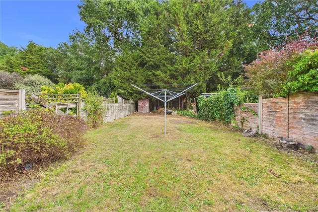 Claydon Road, Horsell, GU21, photo 2