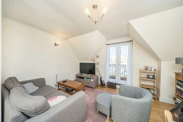 Sir Cyril Black Way, SW19, photo 2