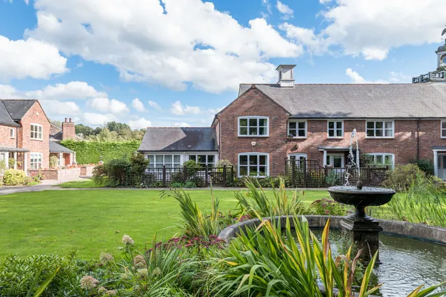 Shirleys Drive, Macclesfield, photo 1