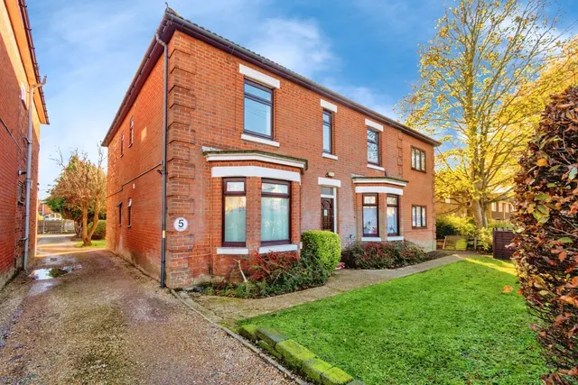 Winchester Road, Southampton, SO16, photo 1