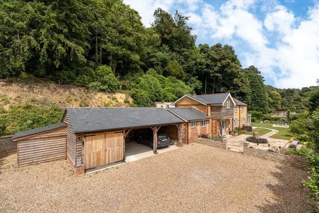 Campfield Place, Leith Hill, RH5, photo 3