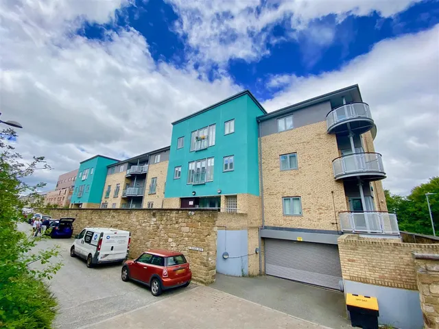 Worsdell Drive, Gateshead, photo 3