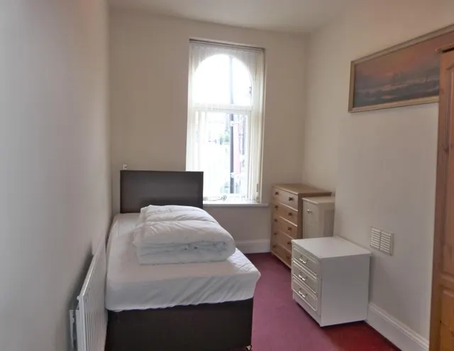 Cheltenham Crescent, Harrogate, HG1, photo 2