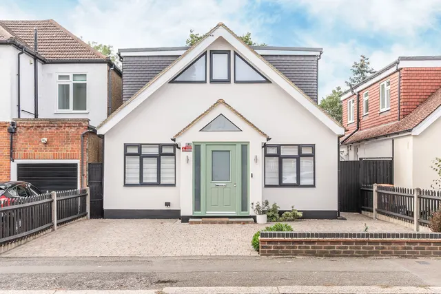 Pinner, HA5, photo 1