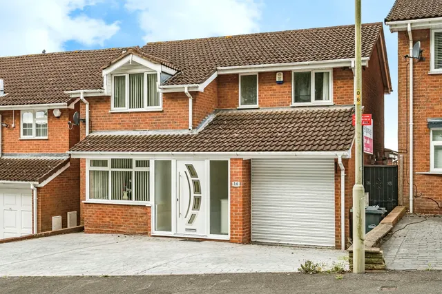 Aintree Way, Dudley, photo 1