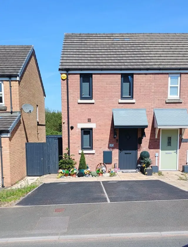 Dan Y Cwarre, Kidwelly, SA17, photo 1