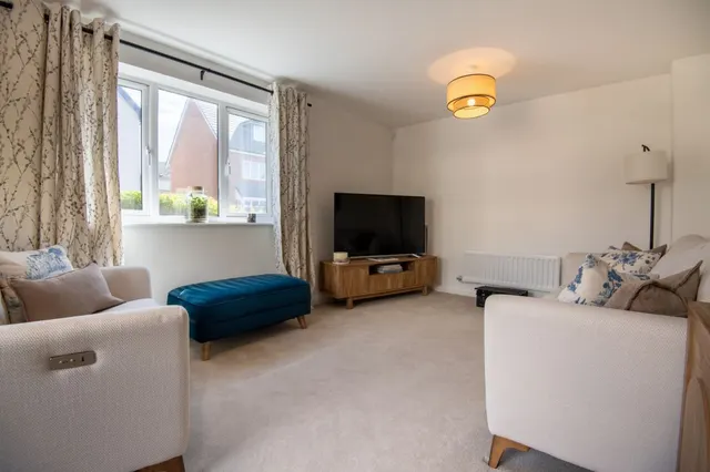 Cydonia Way, Wellingborough, NN8, photo 3
