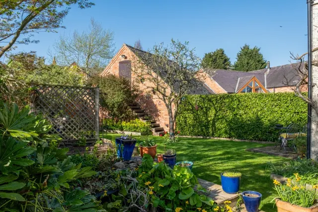 Church Farmhouse, Wymeswold, LE12, photo 3