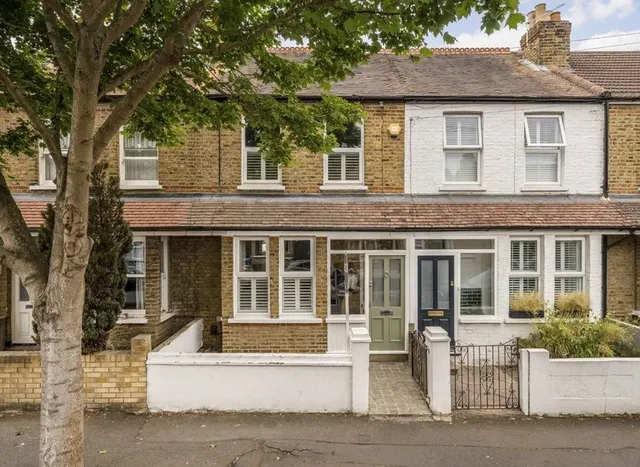 Malvern Road, Hampton, TW12, photo 1
