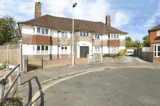 Christopher Road, East Grinstead, RH19, photo 1