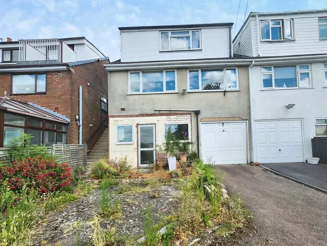 Photo 2 — Victoria Road, Nuneaton, Warwickshire, CV10