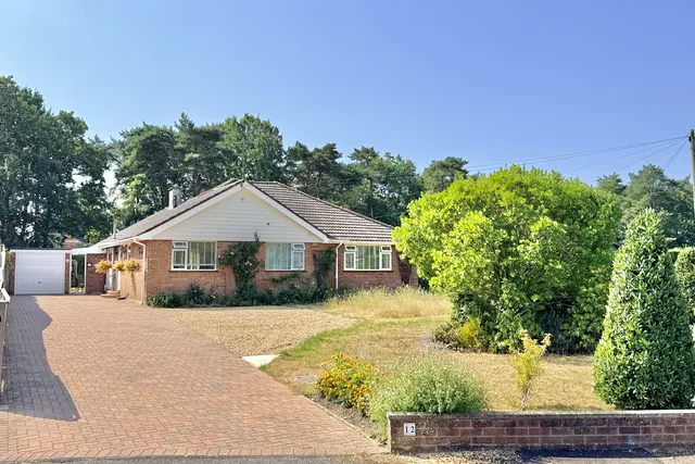 Webbs Close, Ashley Heath, BH24, photo 1