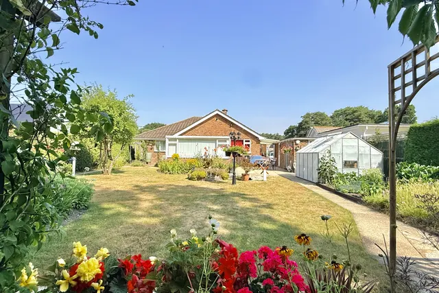 Webbs Close, Ashley Heath, BH24, photo 2