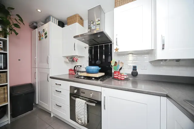 Parker Walk, Axminster, EX13, photo 3