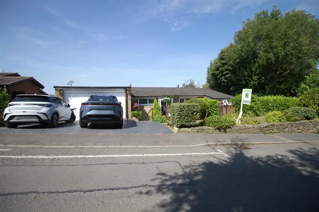 Church Brow, Mottram, photo 1
