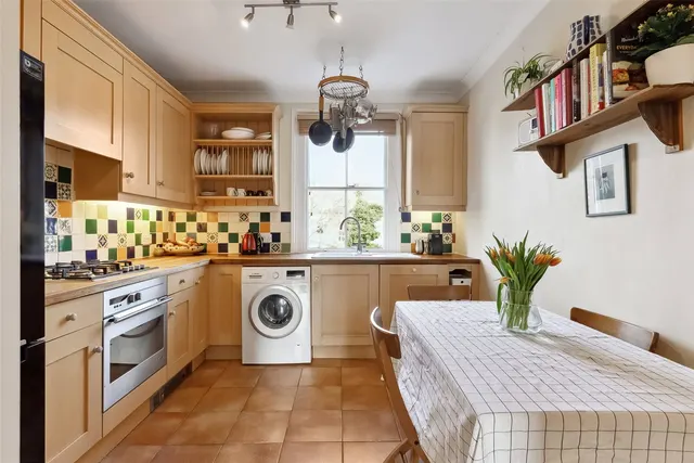 Photo 3 — Heathfield South, Twickenham, TW2 7SR