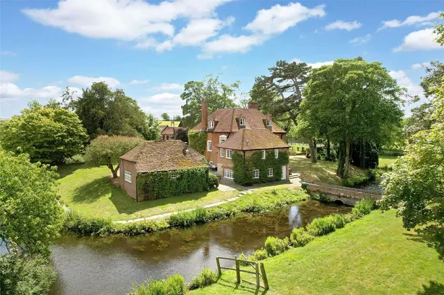 Photo 2 — Thame Road, Tetsworth, Thame, Oxfordshire, OX9 7DE