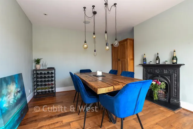 Guildford Road, Westcott, RH4, photo 3