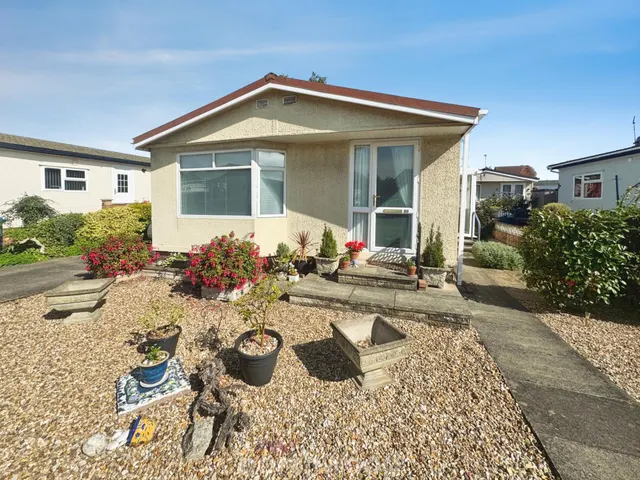 Palm Grove Court, Thorne, DN8, photo 1