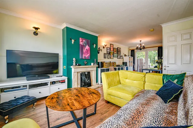 Latham Road, Fair Oak, SO50, photo 2