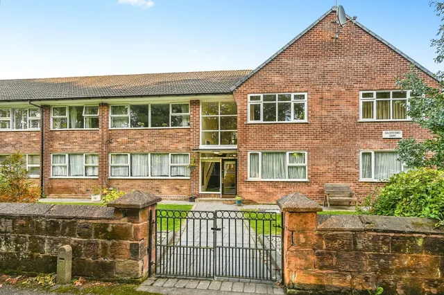 Calderstones Road, Liverpool, L18, photo 1